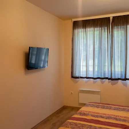 езерото Διαμέρισμα Τριάβνα